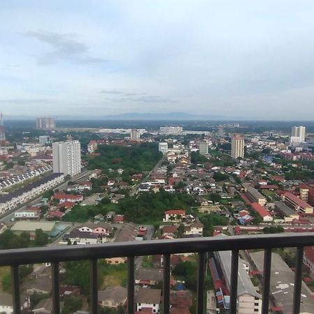 Cmk Apartmen Mutiara Tower 3 Bedroom Kota Bharu#Netflix Екстериор снимка