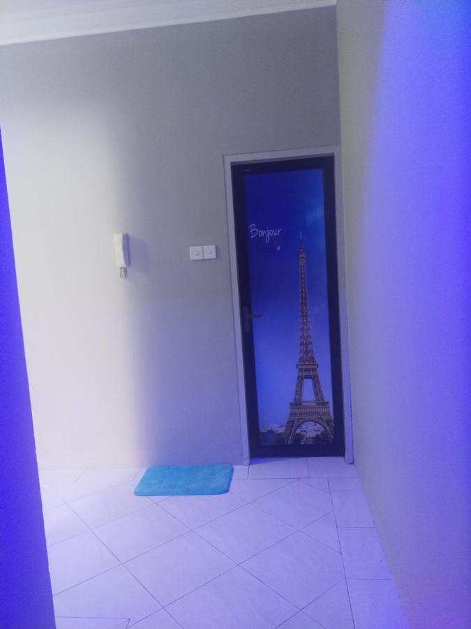 Cmk Apartmen Mutiara Tower 3 Bedroom Kota Bharu#Netflix Екстериор снимка
