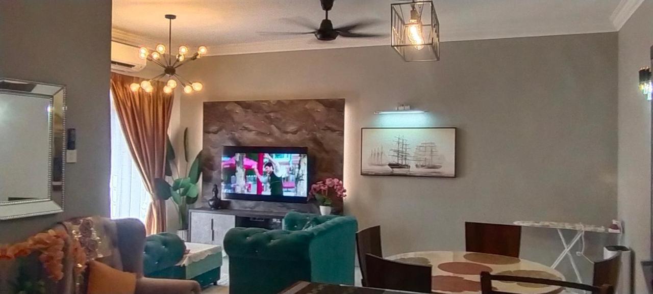 Cmk Apartmen Mutiara Tower 3 Bedroom Kota Bharu#Netflix Екстериор снимка