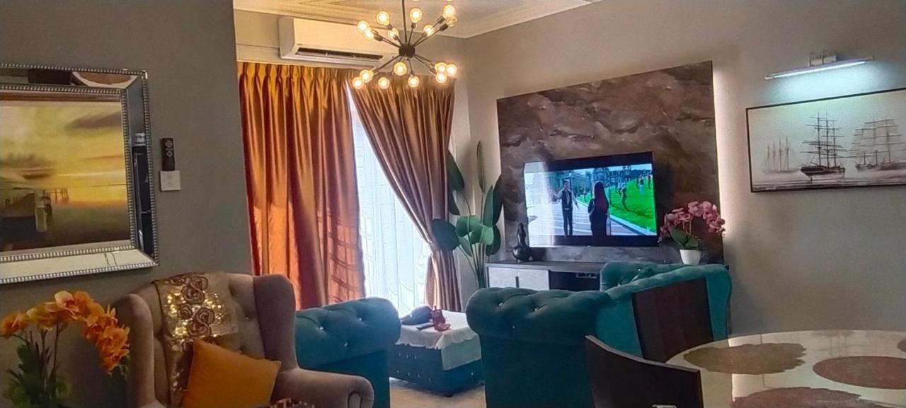 Cmk Apartmen Mutiara Tower 3 Bedroom Kota Bharu#Netflix Екстериор снимка