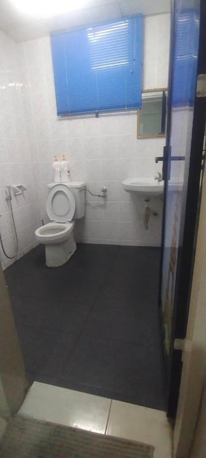 Cmk Apartmen Mutiara Tower 3 Bedroom Kota Bharu#Netflix Екстериор снимка
